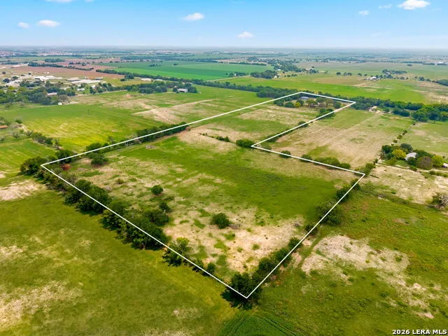 350 Ullrich Marion, TX 78124