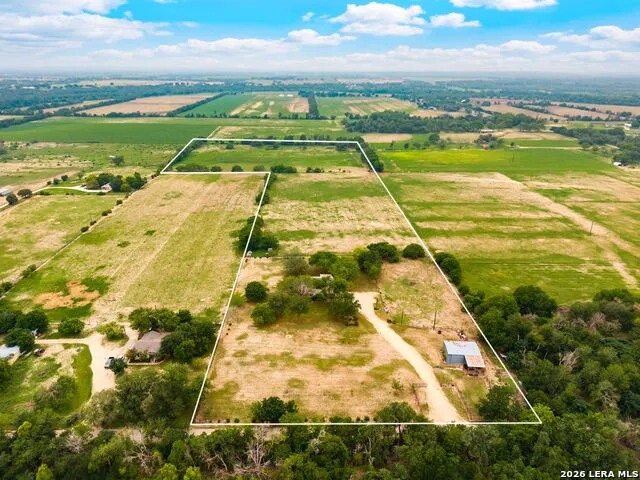 350 Ullrich Marion, TX 78124