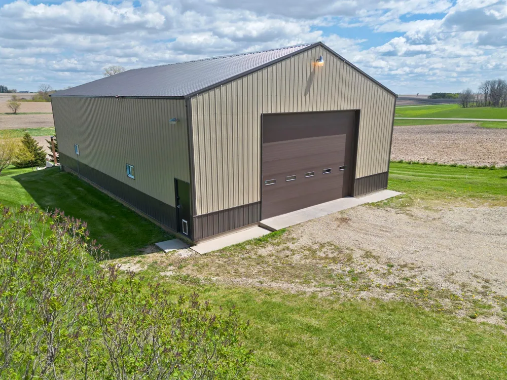 15585 County 9 Boulevard Goodhue, MN 55027