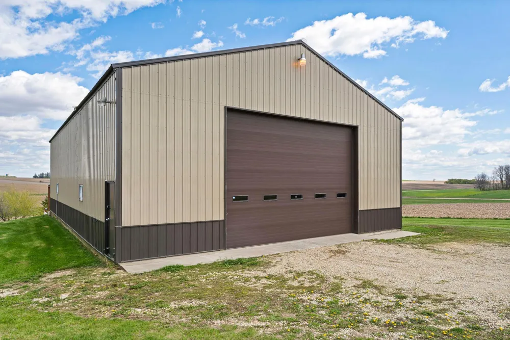 15585 County 9 Boulevard Goodhue, MN 55027