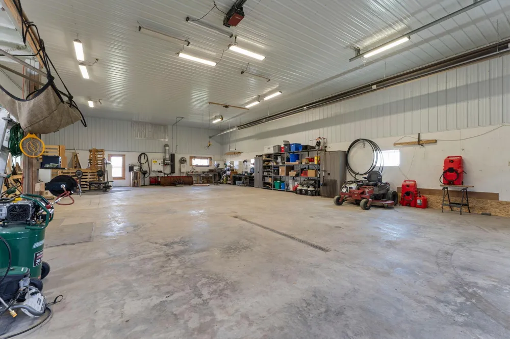 15585 County 9 Boulevard Goodhue, MN 55027