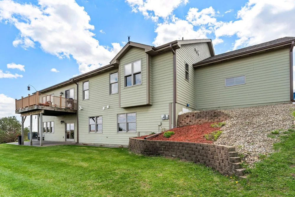 15585 County 9 Boulevard Goodhue, MN 55027