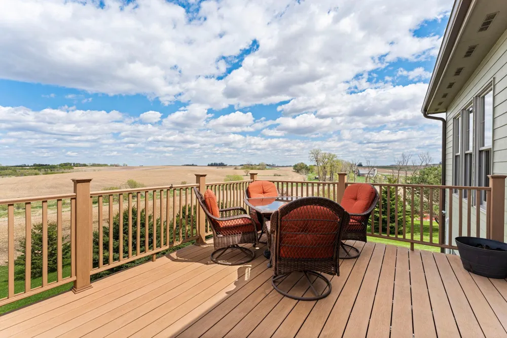 15585 County 9 Boulevard Goodhue, MN 55027