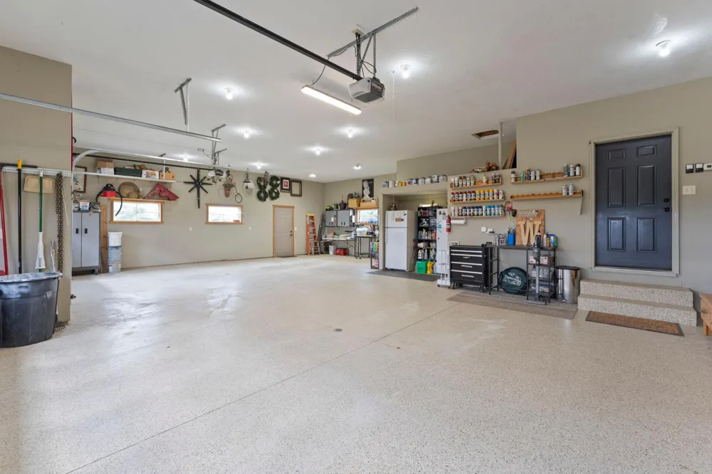 15585 County 9 Boulevard Goodhue, MN 55027