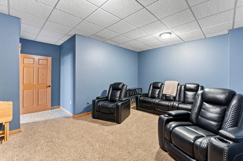 15585 County 9 Boulevard Goodhue, MN 55027