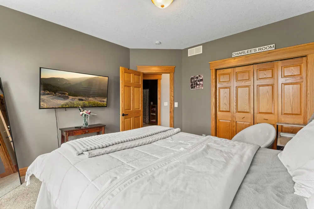 15585 County 9 Boulevard Goodhue, MN 55027