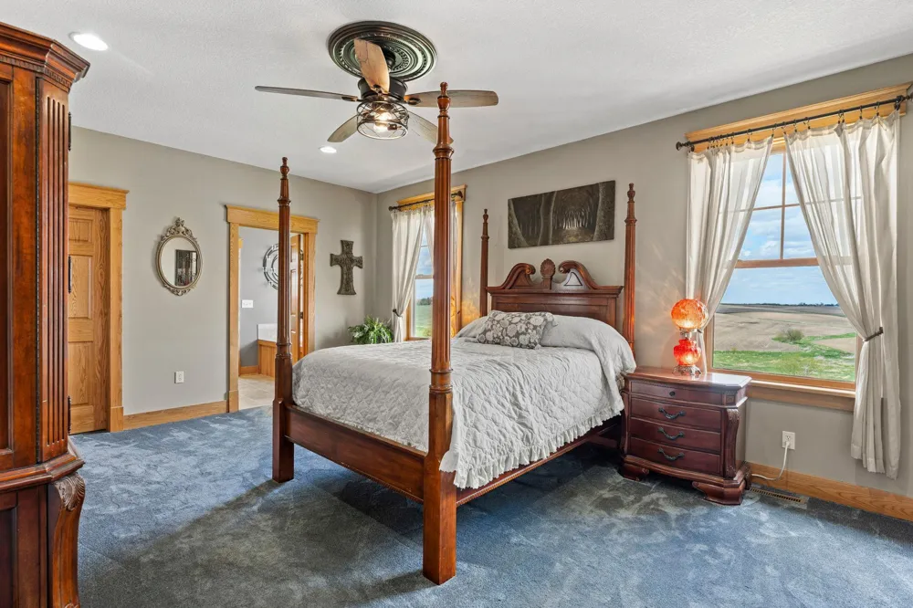 15585 County 9 Boulevard Goodhue, MN 55027
