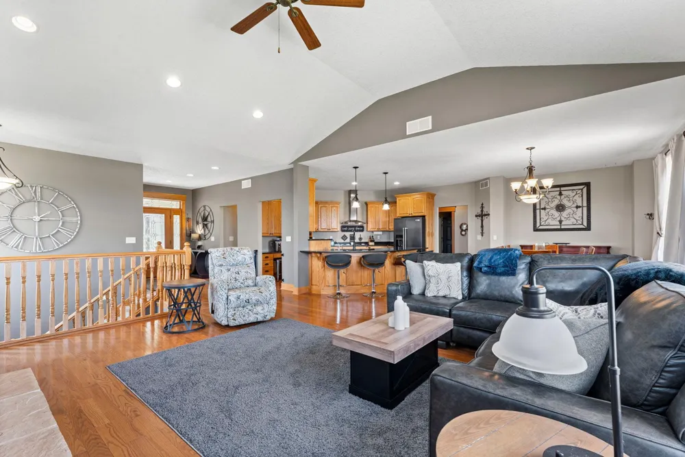 15585 County 9 Boulevard Goodhue, MN 55027