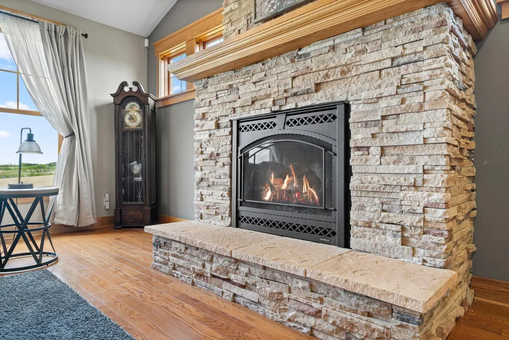 15585 County 9 Boulevard Goodhue, MN 55027