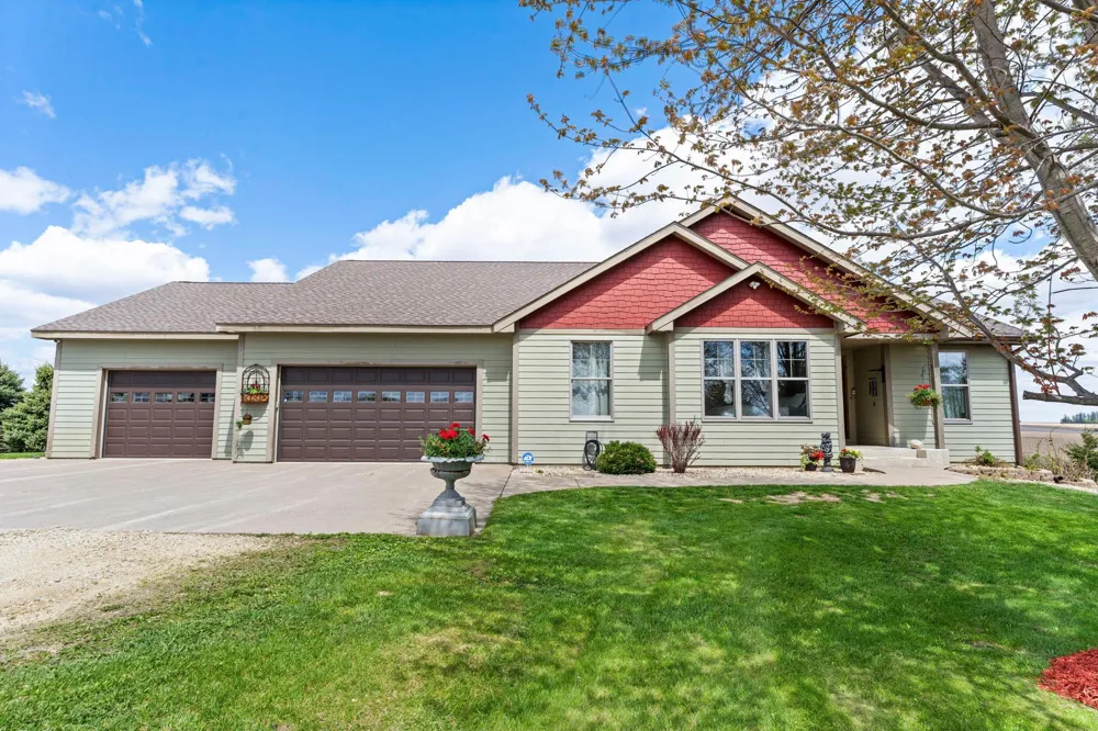 15585 County 9 Boulevard Goodhue, MN 55027