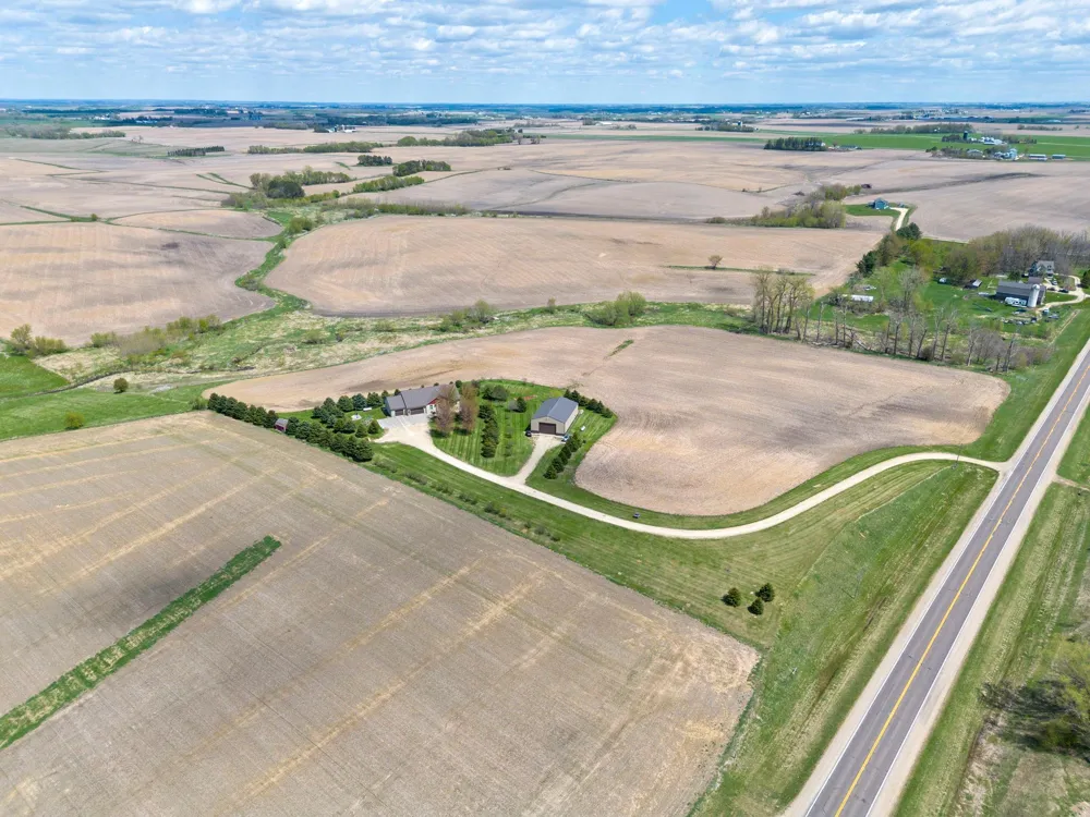 15585 County 9 Boulevard Goodhue, MN 55027