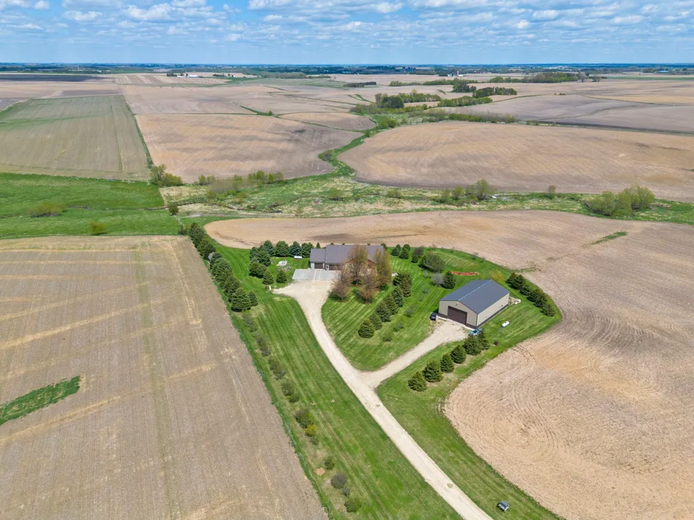 15585 County 9 Boulevard Goodhue, MN 55027