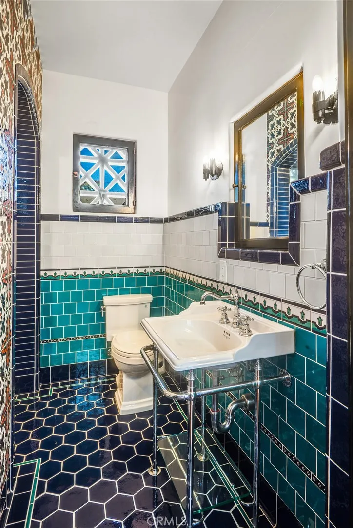 1 Peppertree Drive Rancho Palos Verdes, CA 90275