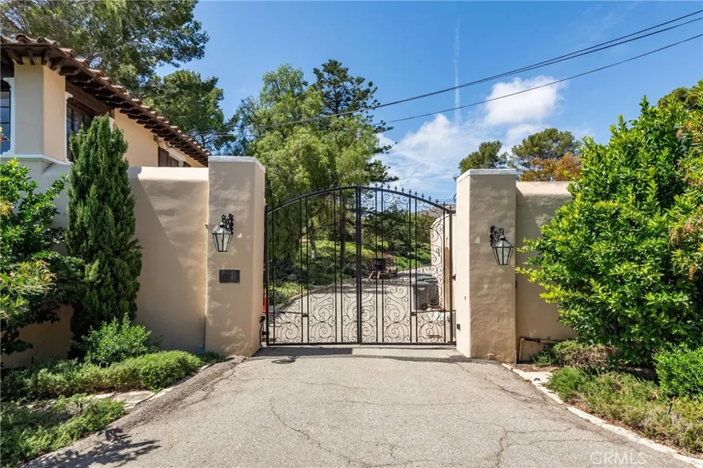 1 Peppertree Drive Rancho Palos Verdes, CA 90275