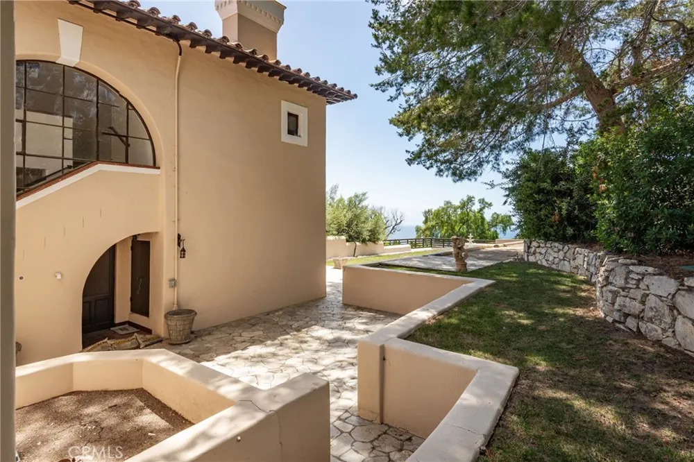 1 Peppertree Drive Rancho Palos Verdes, CA 90275