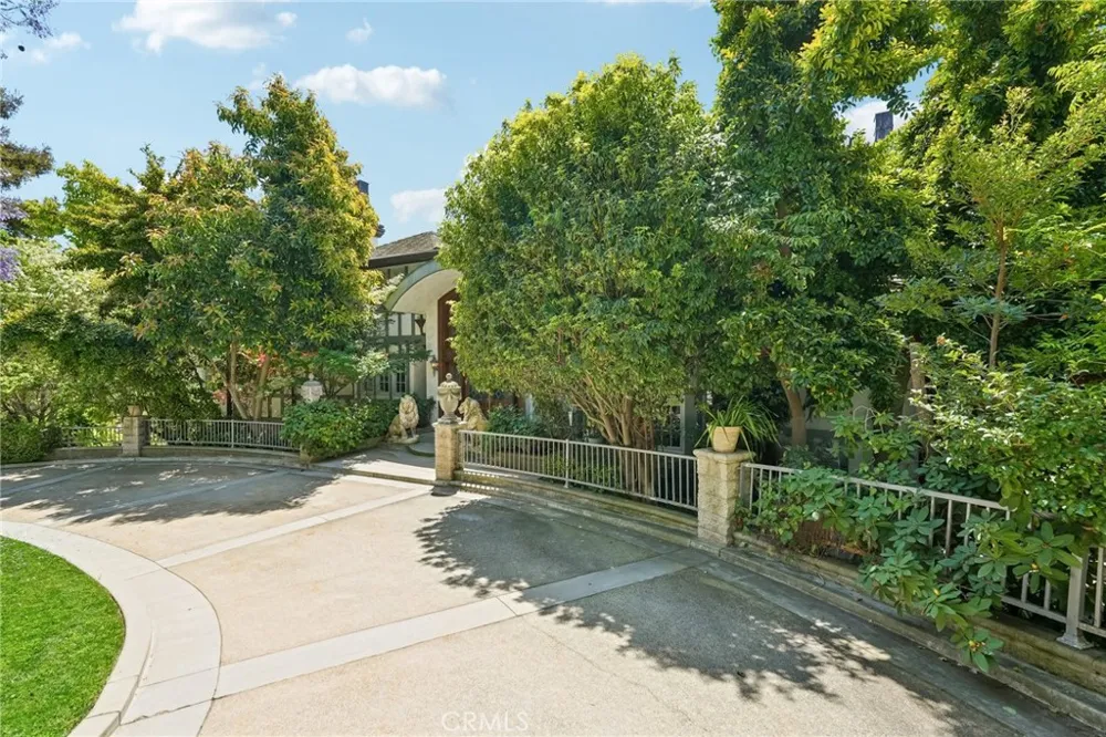 16060 Esquilime Chino Hills, CA 91709