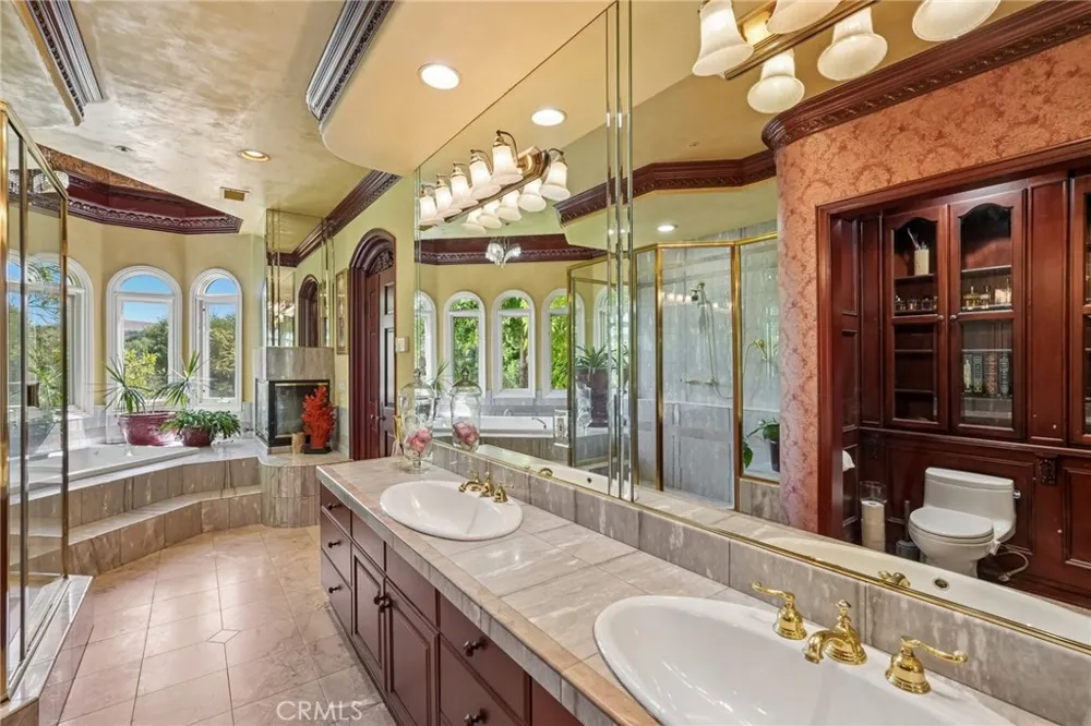 16060 Esquilime Chino Hills, CA 91709