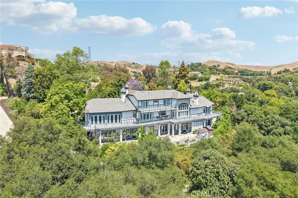 16060 Esquilime Chino Hills, CA 91709