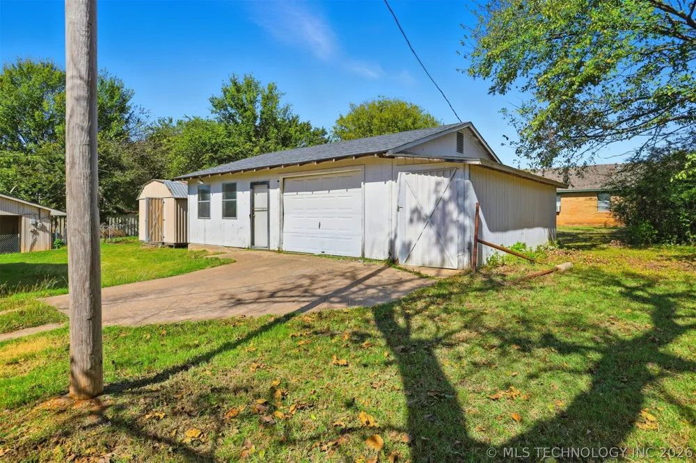 103 W 20th Street Tishomingo, OK 73460