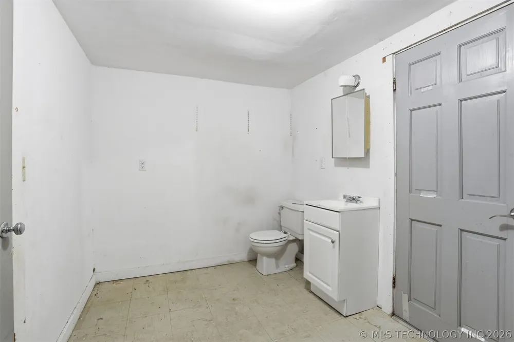 103 W 20th Street Tishomingo, OK 73460