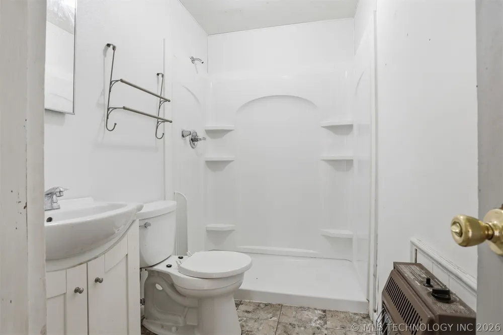 103 W 20th Street Tishomingo, OK 73460