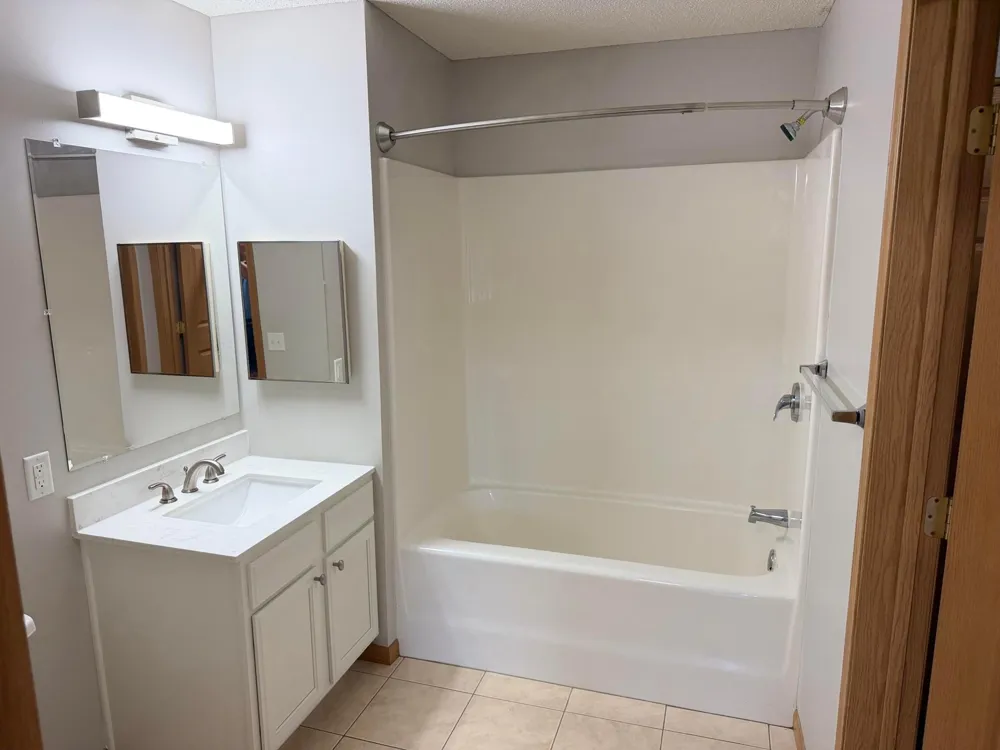 1321 Lake Drive W #111 Chanhassen, MN 55317