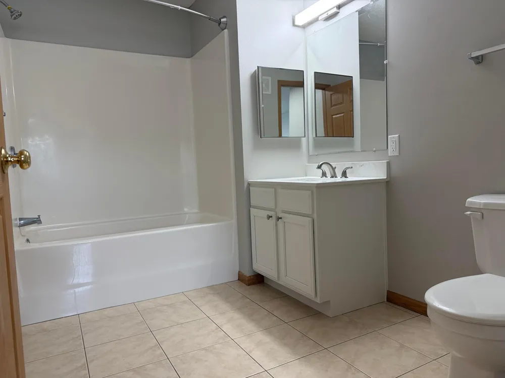 1321 Lake Drive W #111 Chanhassen, MN 55317