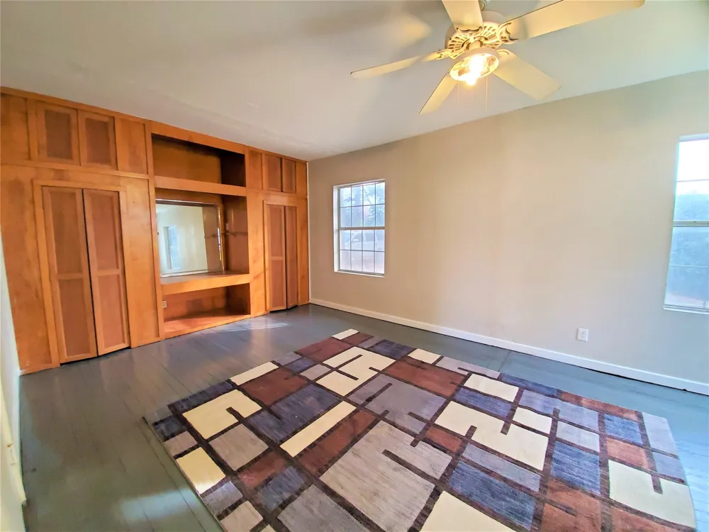2223 Locust Street Denton, TX 76209
