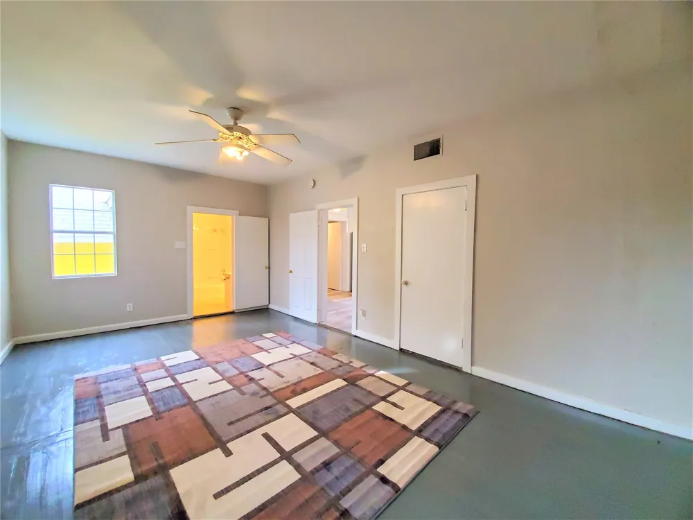 2223 Locust Street Denton, TX 76209