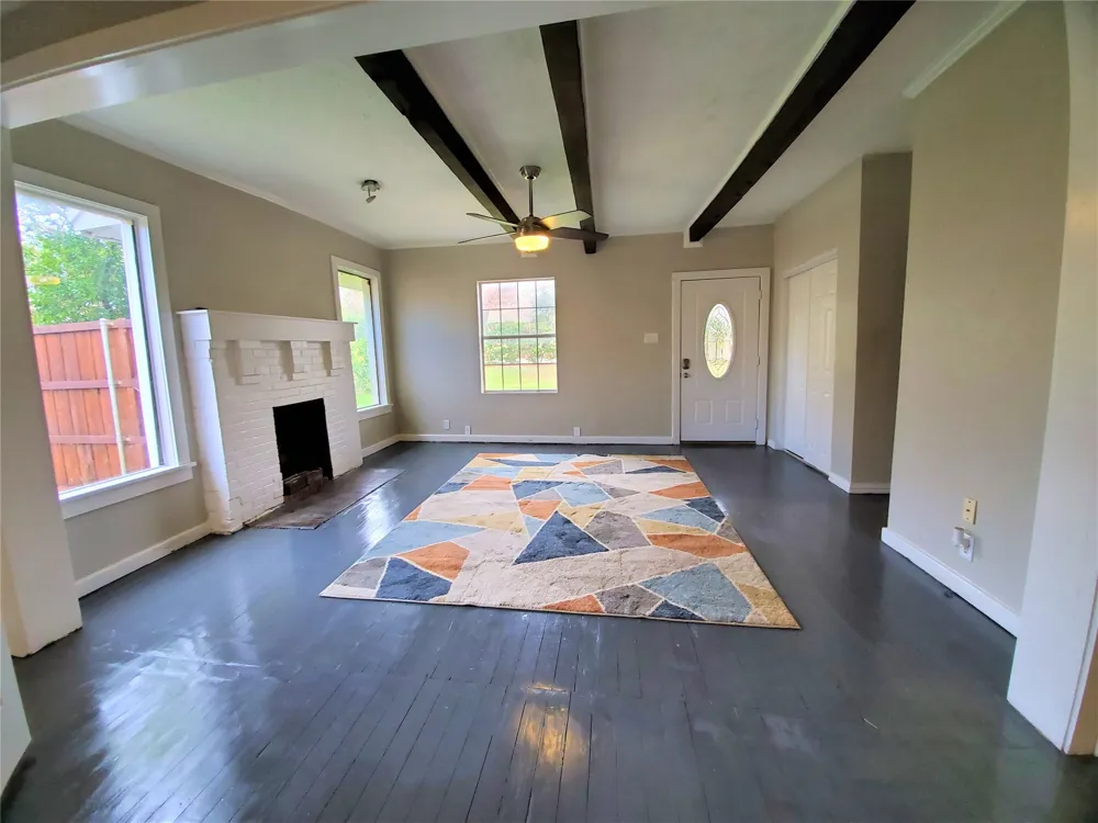 2223 Locust Street Denton, TX 76209