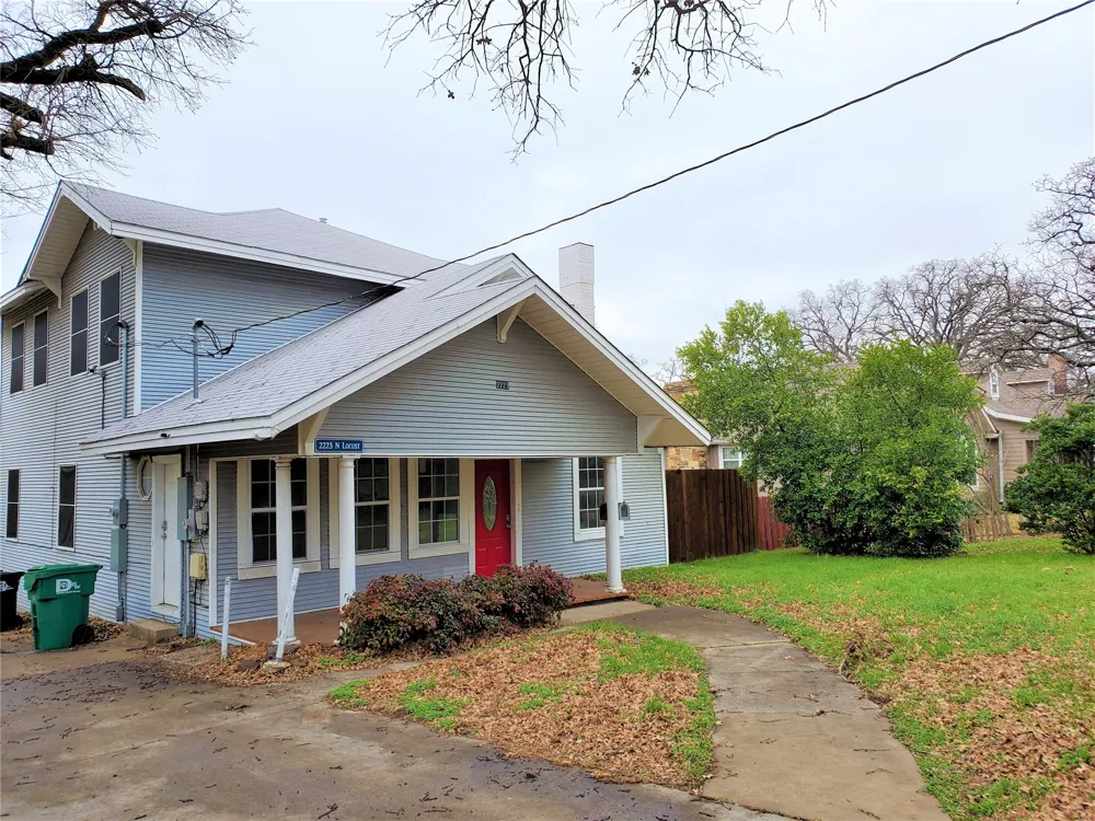 2223 Locust Street Denton, TX 76209