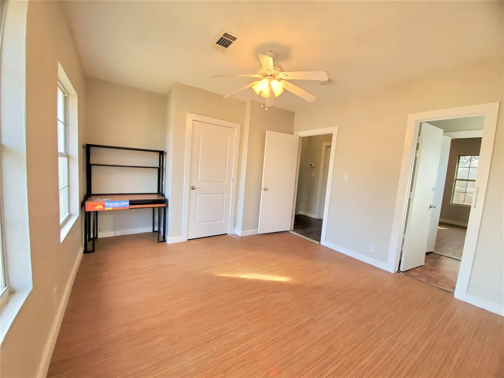 2223 Locust Street Denton, TX 76209