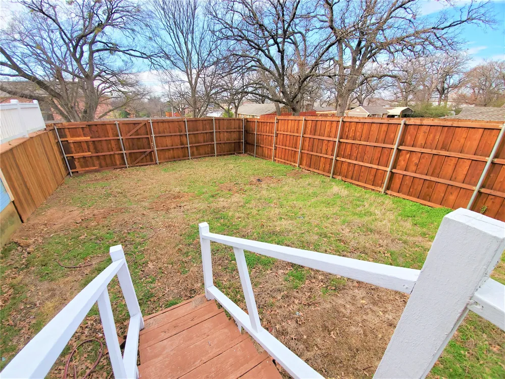 2223 Locust Street Denton, TX 76209