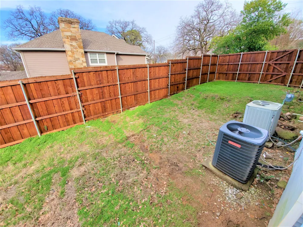 2223 Locust Street Denton, TX 76209