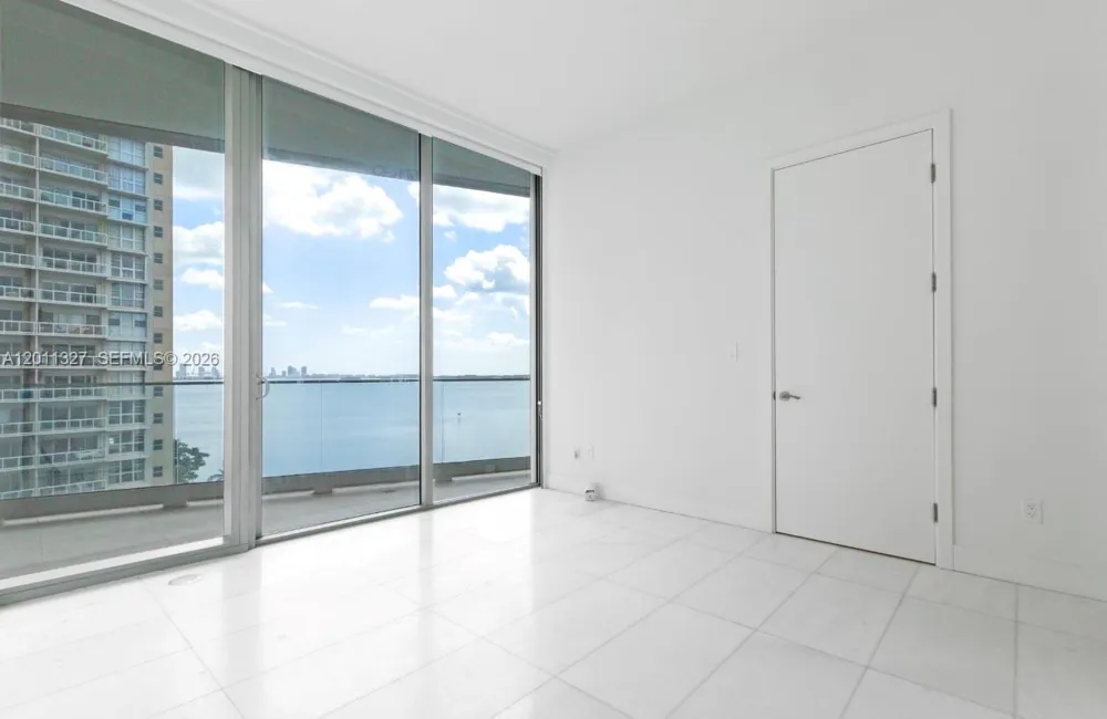 175 SE 25th Rd #704 Miami, FL 33129