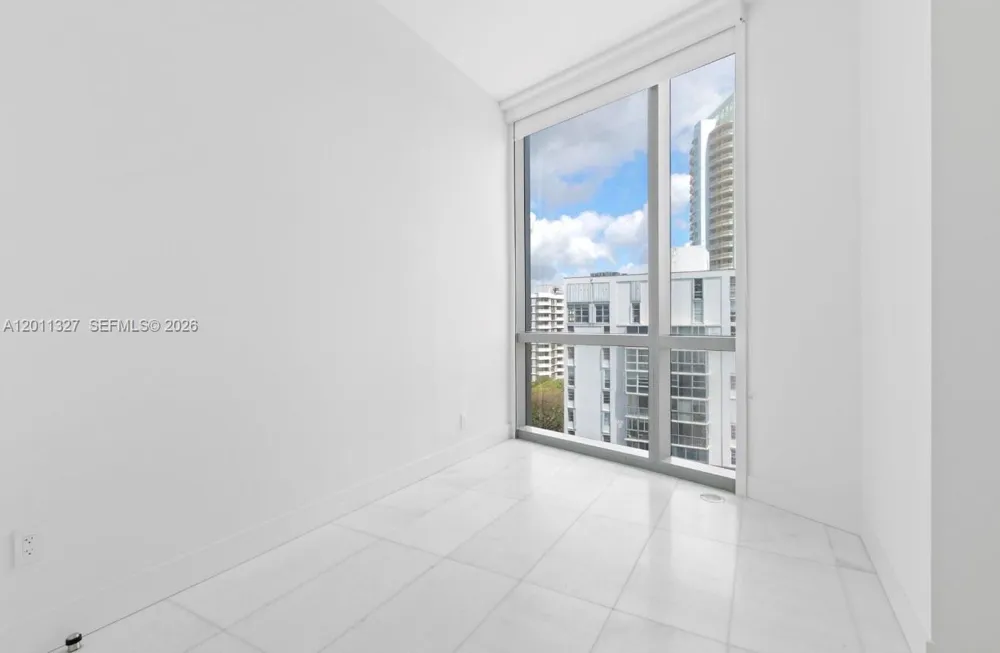 175 SE 25th Rd #704 Miami, FL 33129