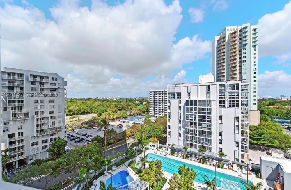 175 SE 25th Rd #704 Miami, FL 33129
