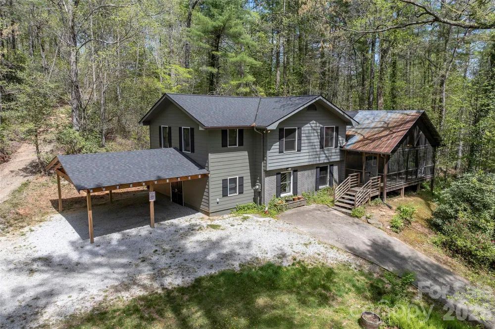 138 Stillwagon Lane Cedar Mountain, NC 28718