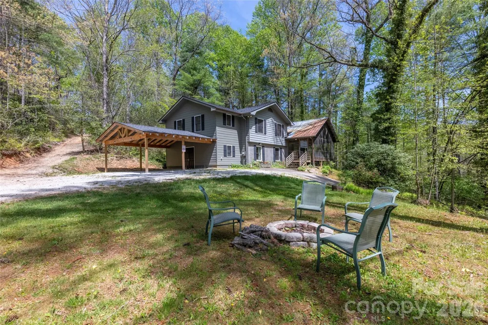 138 Stillwagon Lane Cedar Mountain, NC 28718