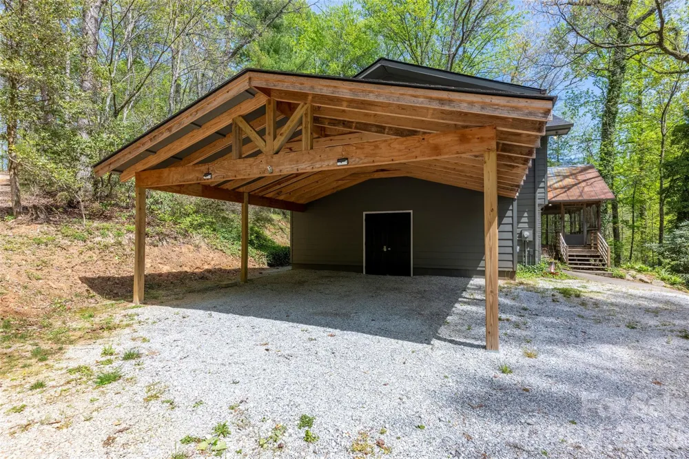 138 Stillwagon Lane Cedar Mountain, NC 28718