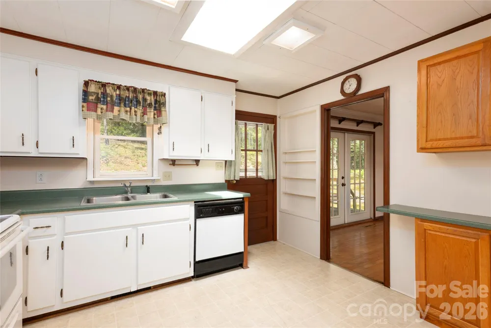 138 Stillwagon Lane Cedar Mountain, NC 28718