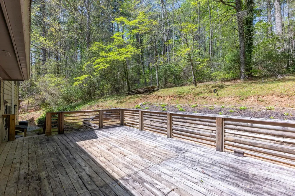 138 Stillwagon Lane Cedar Mountain, NC 28718