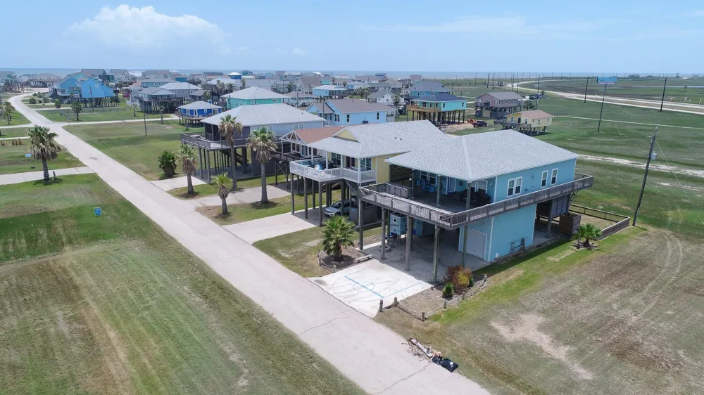 13231 Jolly Roger Drive Freeport, TX 77541