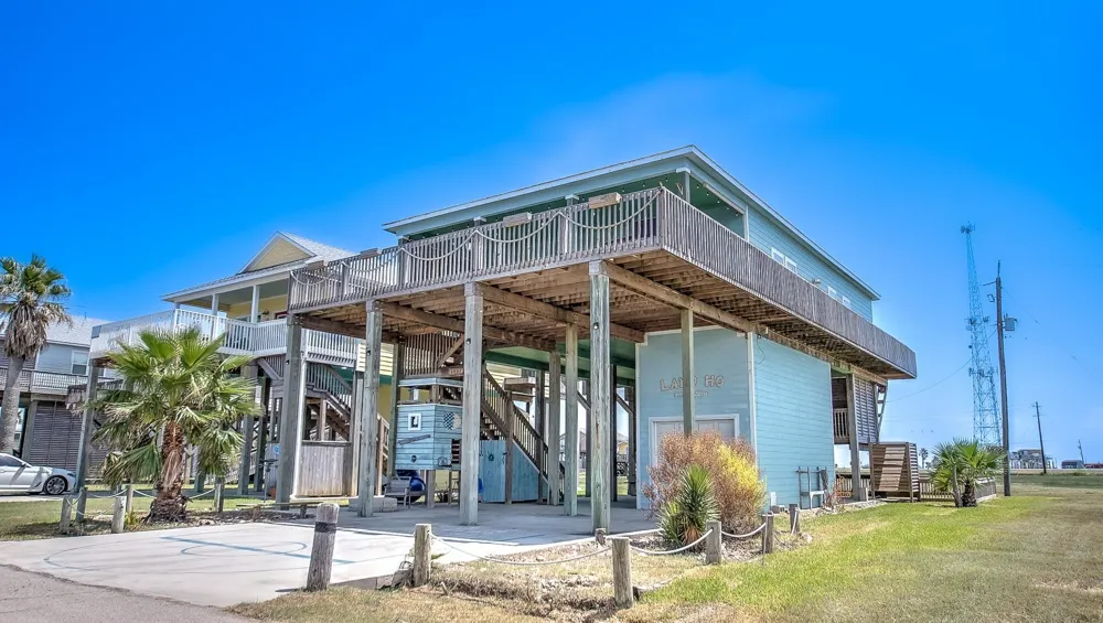 13231 Jolly Roger Drive Freeport, TX 77541