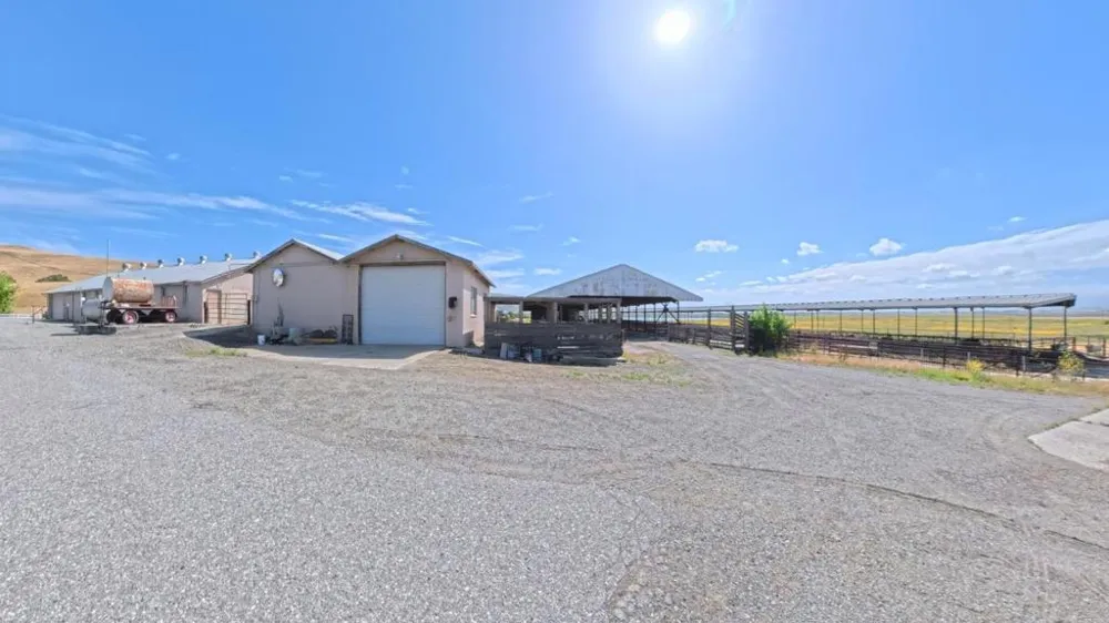 4790 Pacheco Pass Highway Gilroy, CA 95020