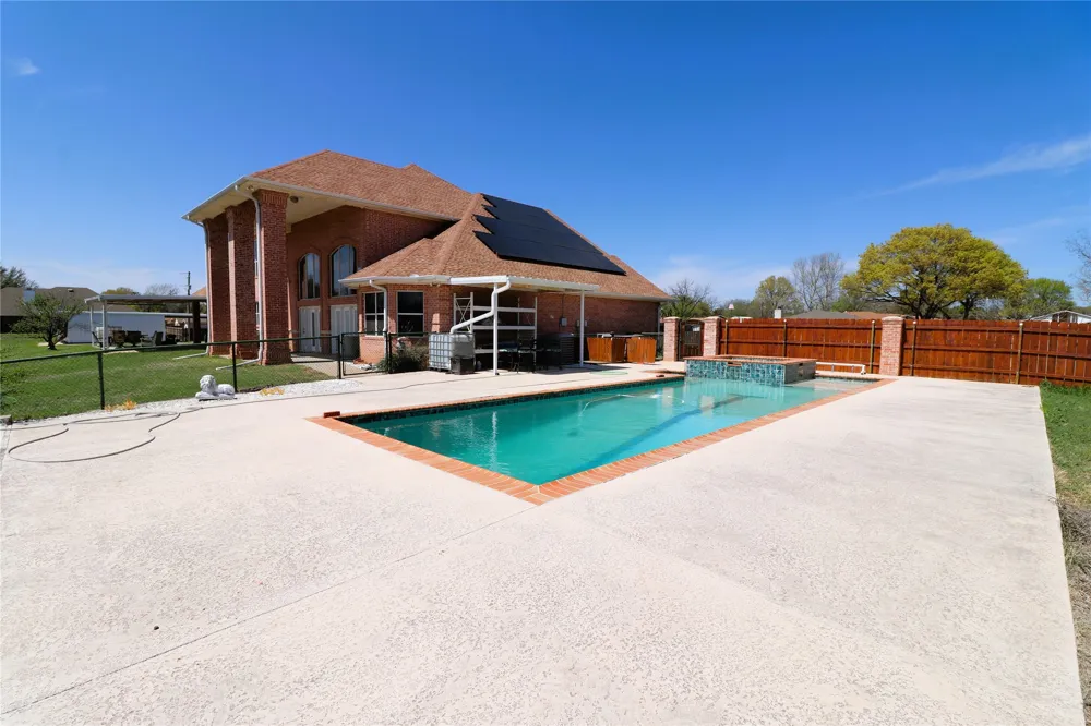 505 Country Club Drive Henrietta, TX 76365