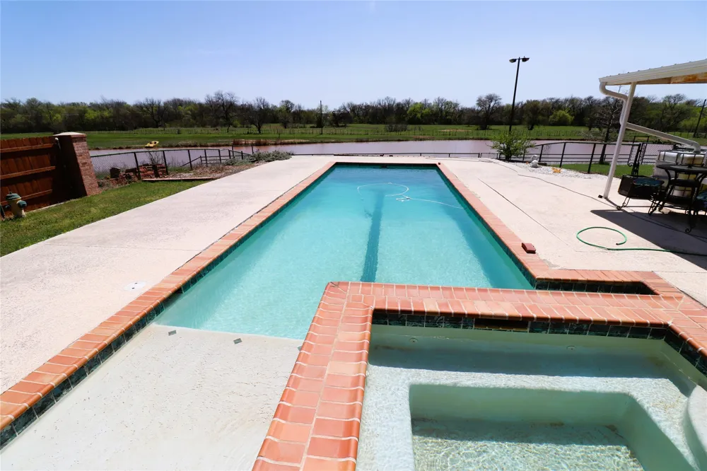 505 Country Club Drive Henrietta, TX 76365