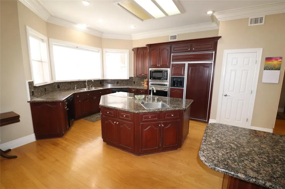 505 Country Club Drive Henrietta, TX 76365