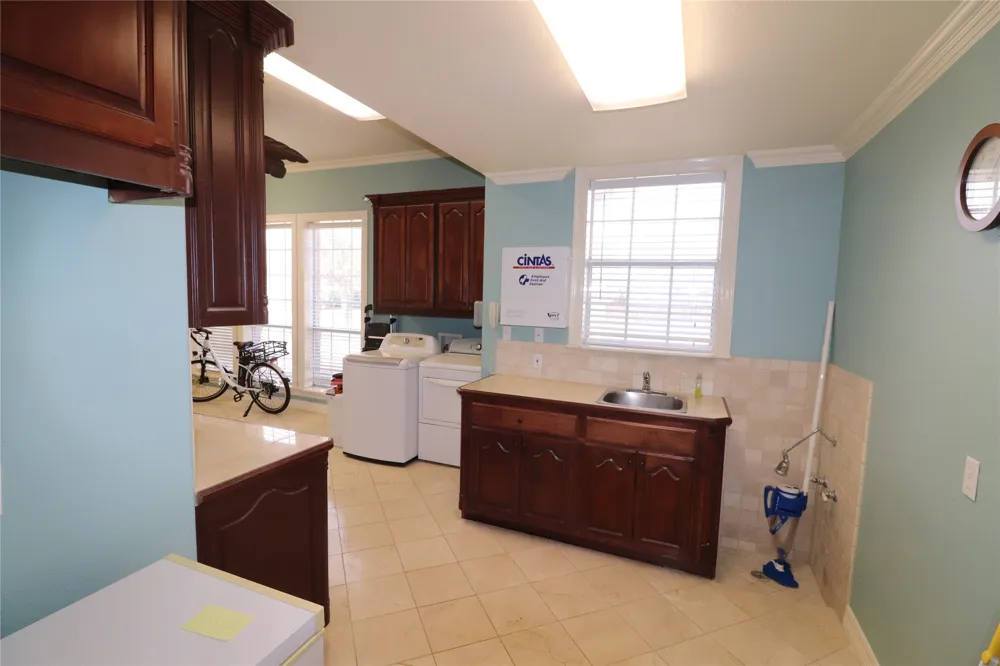 505 Country Club Drive Henrietta, TX 76365
