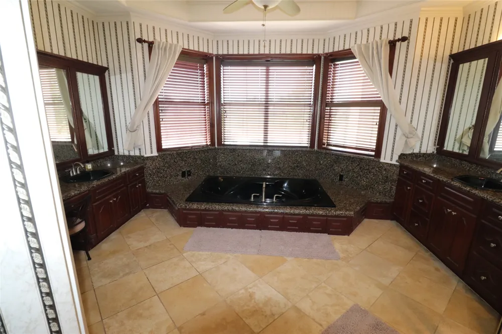 505 Country Club Drive Henrietta, TX 76365